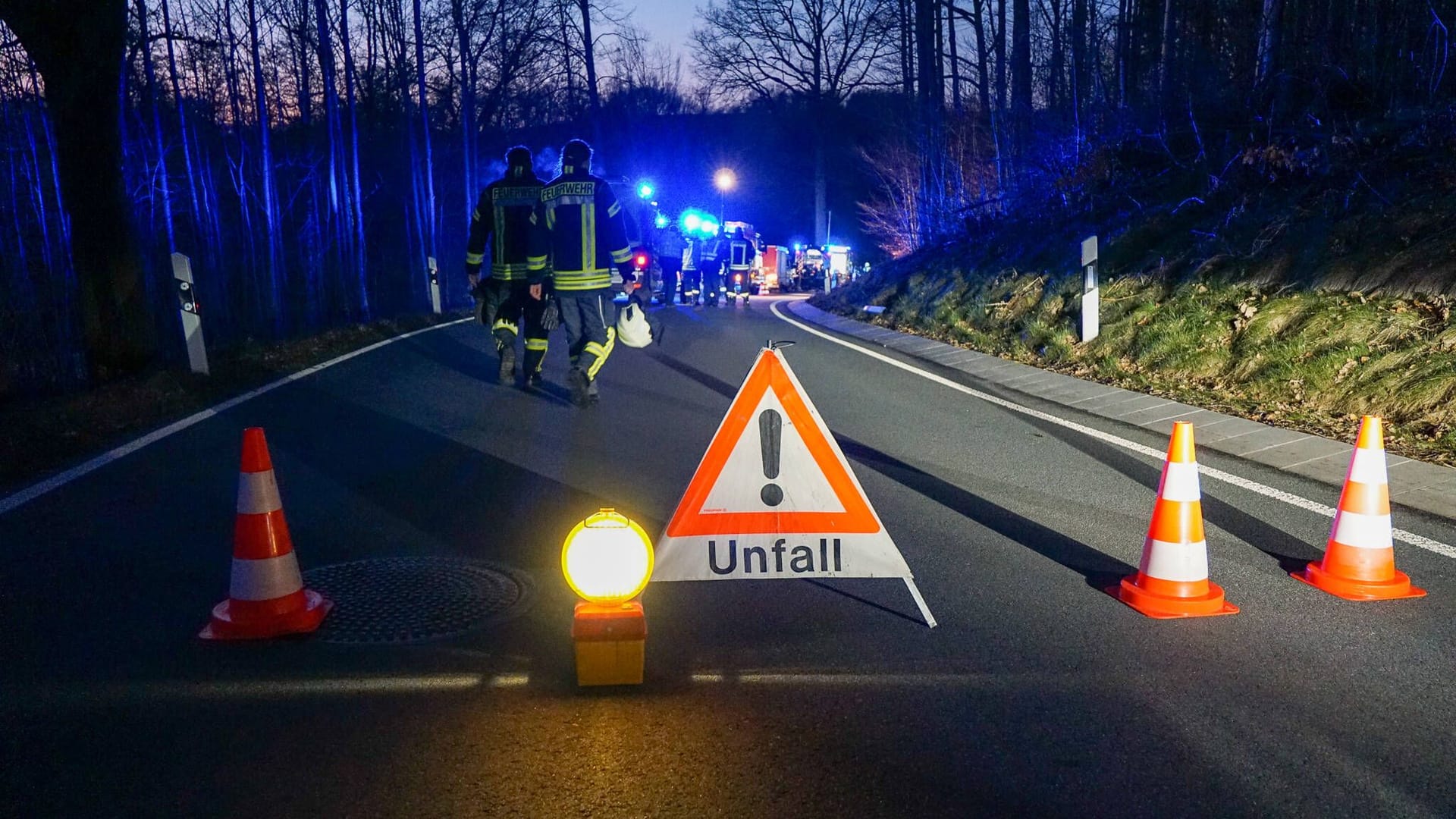 Ein Schild mit der Aufschrift Unfall (Symbolfoto): Ein Mann starb nach einer Alkoholfahrt Ein Schild mit der Aufschrift Unfall (Symbolfoto): Ein Mann starb nach einer Alkoholfahrt