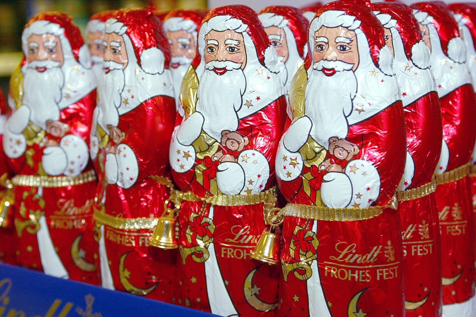 Die beliebten Lindt-Nikoläuse: Dem Konzern wird vorgeworfen, Schokoladenprodukte vor dem Ablauf des Mindesthaltbarkeitsdatum zu zerstören.
