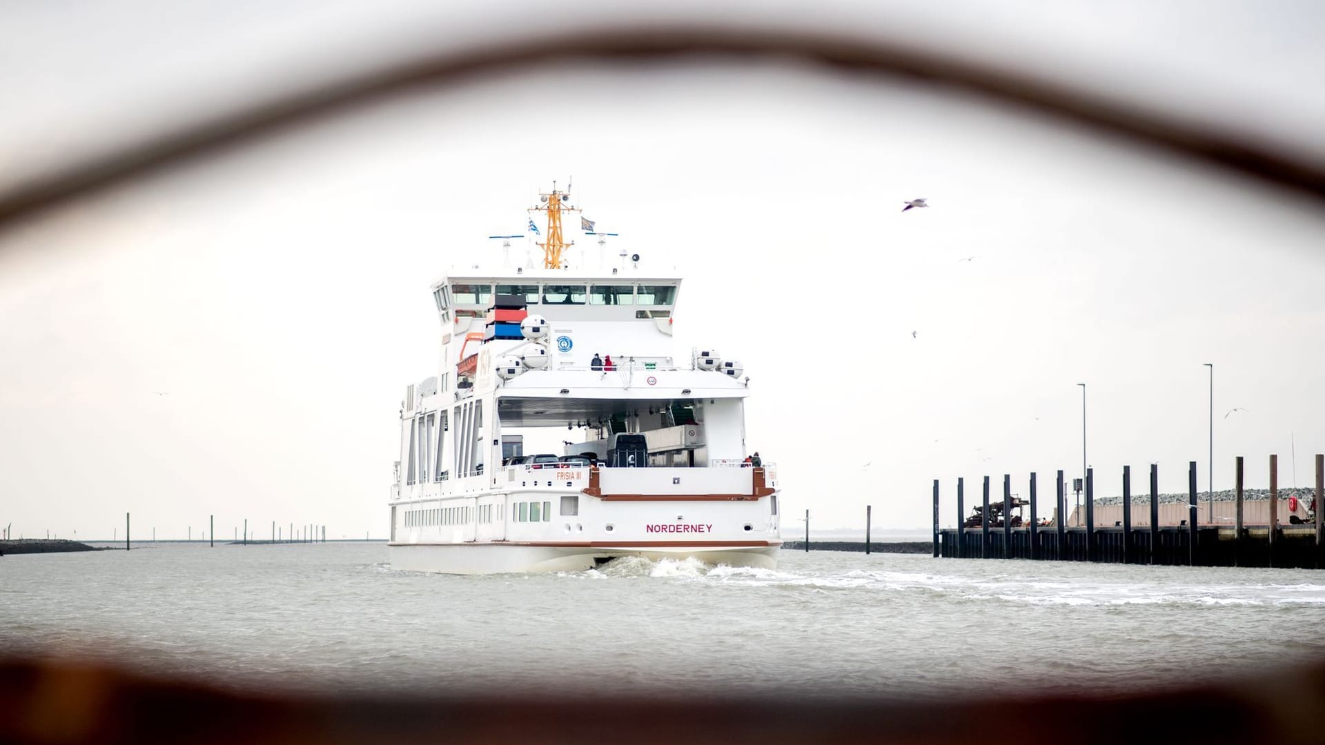 Das Fährschiff Frisia III im Hafen der Insel Norderney (Archivfoto): Urlauber müssen im neuen Jahr mit höheren Kosten rechnen.