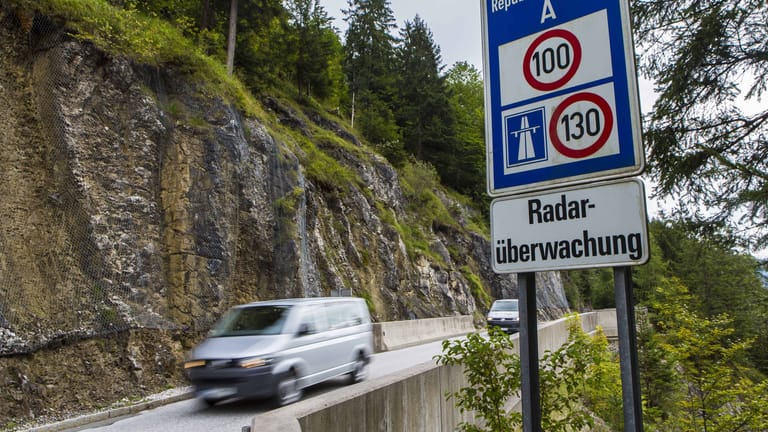 Bundesstraße in Österreich (Archivbild): Die Maßnahme soll einer höheren Verkehrssicherheit dienen.
