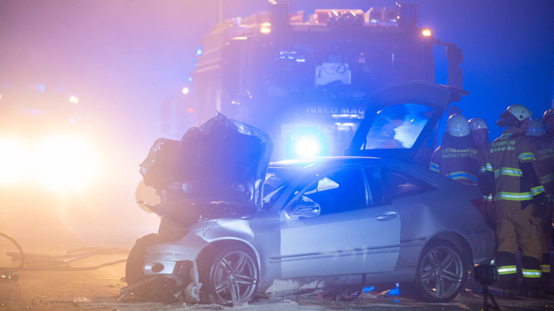 Eines der beteiligten Fahrzeuge: Beide Autofahrer überlebten den Zusammenstoß nicht.