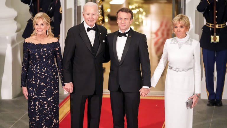 US-Präsident Joe Biden mit seiner Frau Jill und Frankreichs Präsident Emmanuel Macron mit seiner Frau Brigitte.