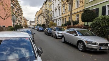 Fichardstraße at the north end of Frankfurt: this is where the office of the prince of terror is located.