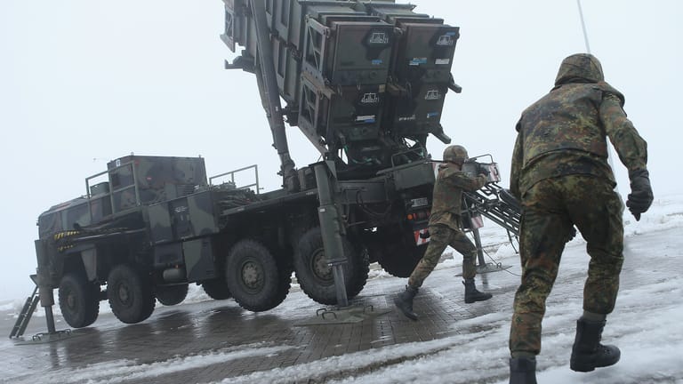 Patriot-Abwehrsystem im Einsatz (Archivbild): Die USA wollen die Defensivwaffe nun der Ukraine liefern.