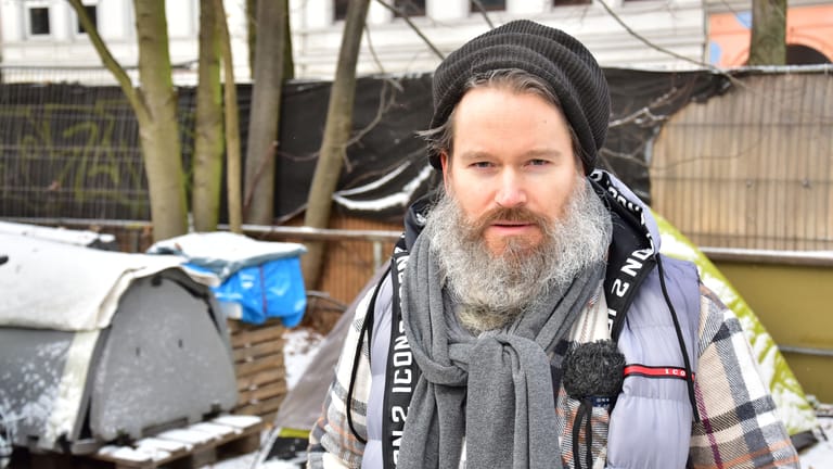 Obdachlosenhelfer Max Bryan aus Hamburg: Er hat selbst auf der Straße gelebt, bis er bedingungslose Hilfe erfuhr.