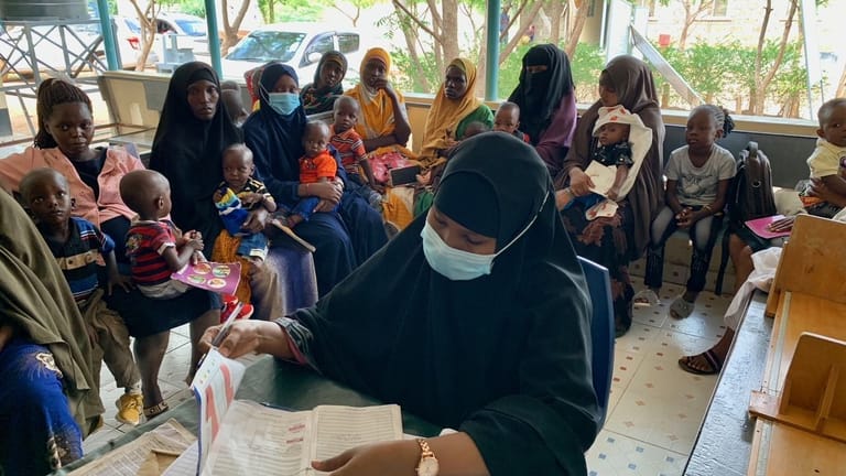 In der Kinderernährungsstation in Garissa herrscht großer Andrang.