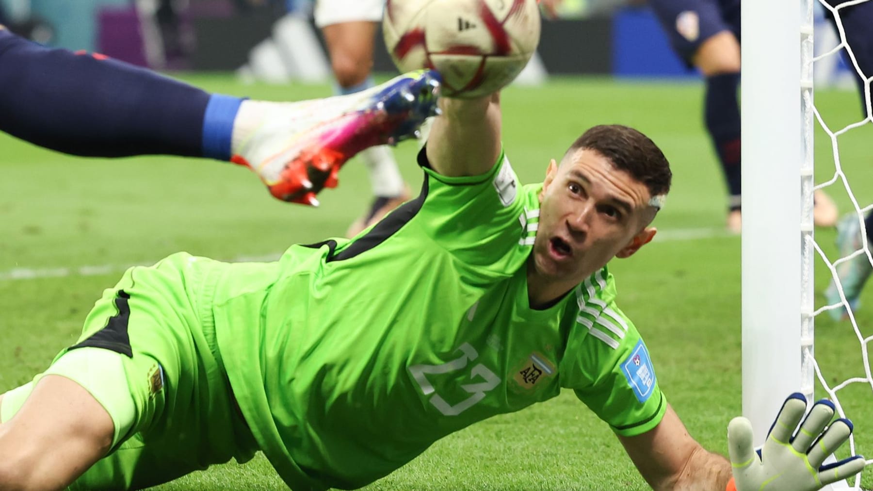 Blog d’actualités de la Coupe du monde 2022 |  Le gardien argentin Emiliano Martinez contre la flèche empoisonnée de Kylian Mbappé
