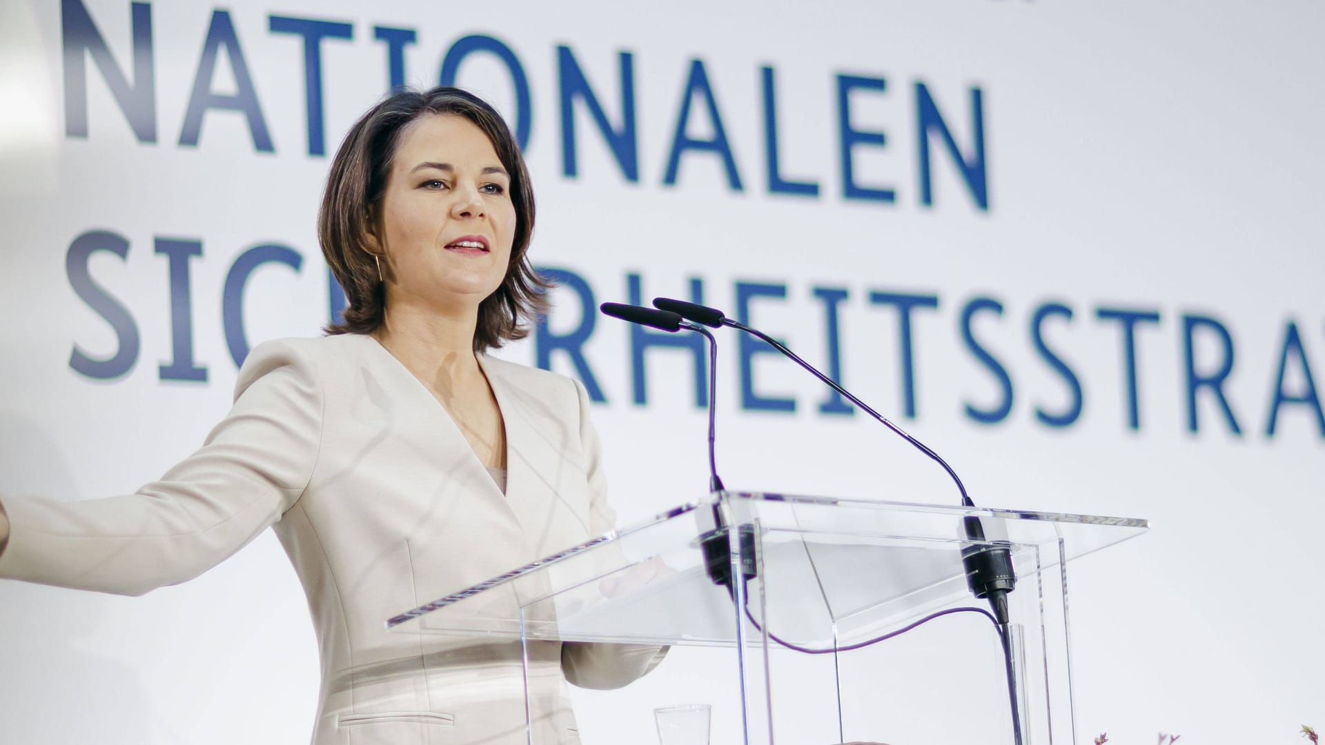 Außenministerin Annalena Baerbock (Bündnis 90/Die Grünen): Seit der Auftaktveranstaltung zur Nationalen Sicherheitsstrategie sind einige Monate vergangen.