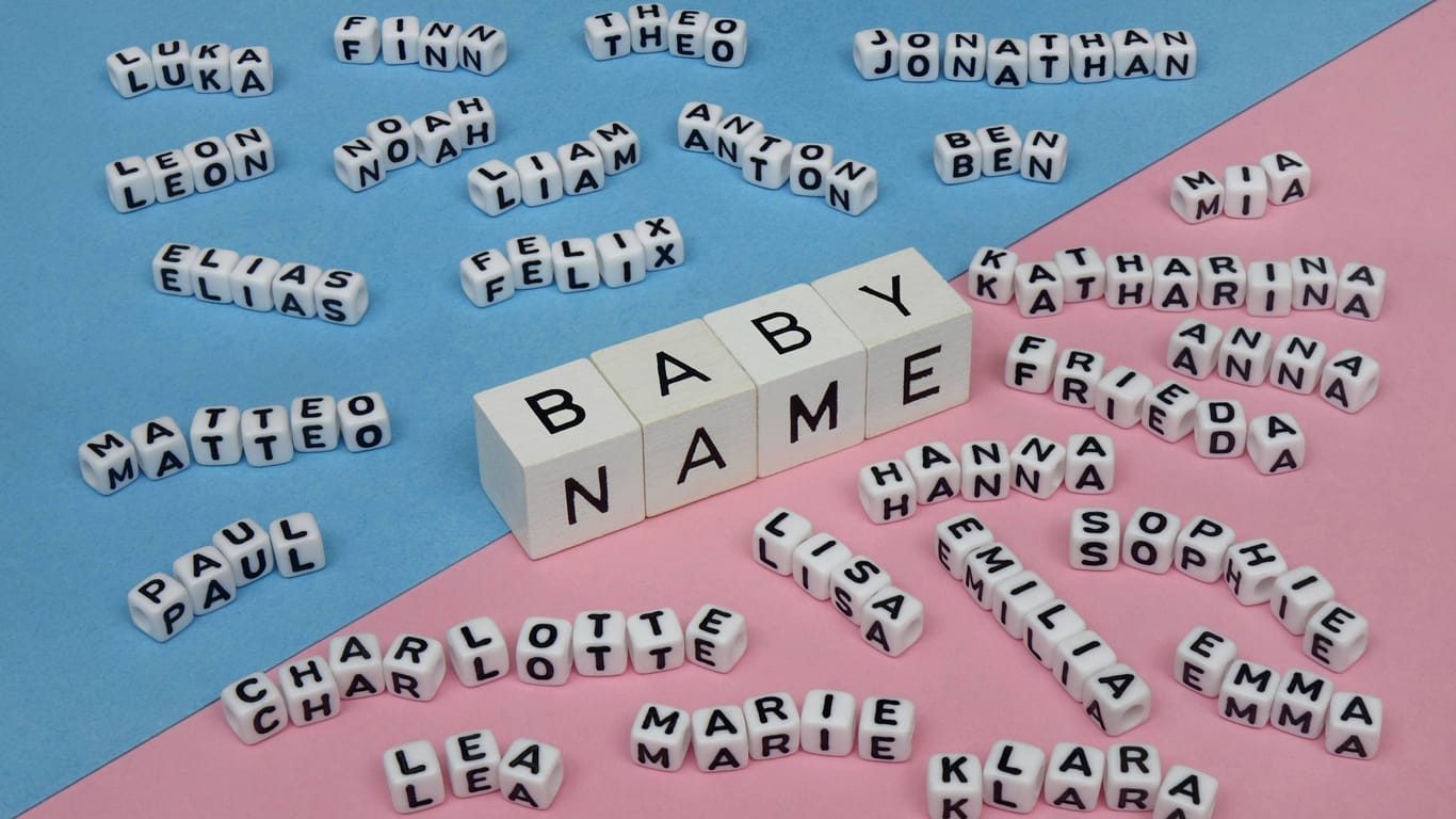 Beliebte Babynamen als Buchstabenwürfel (Symbolfoto): Der Hobby-Namensforscher wertete unter anderem Daten von Standesämtern aus.