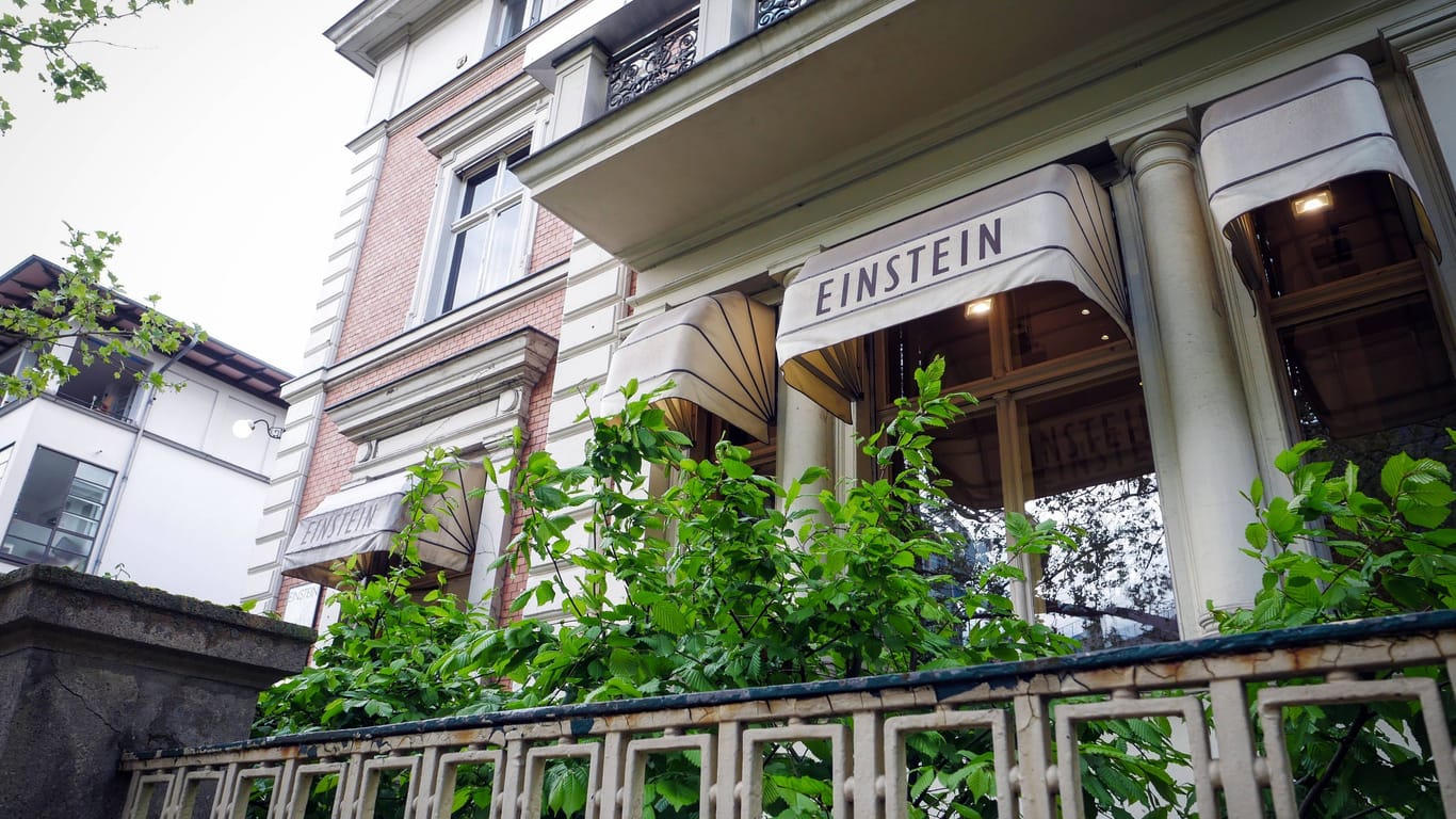 Café Einstein in der Kurfürstenstraße in Berlin-Tiergarten: Um die Villa ranken sich viele Geschichten. Nicht nur in der Weimarer Republik sollen hier Berühmtheiten ein- und ausgegangen sein.