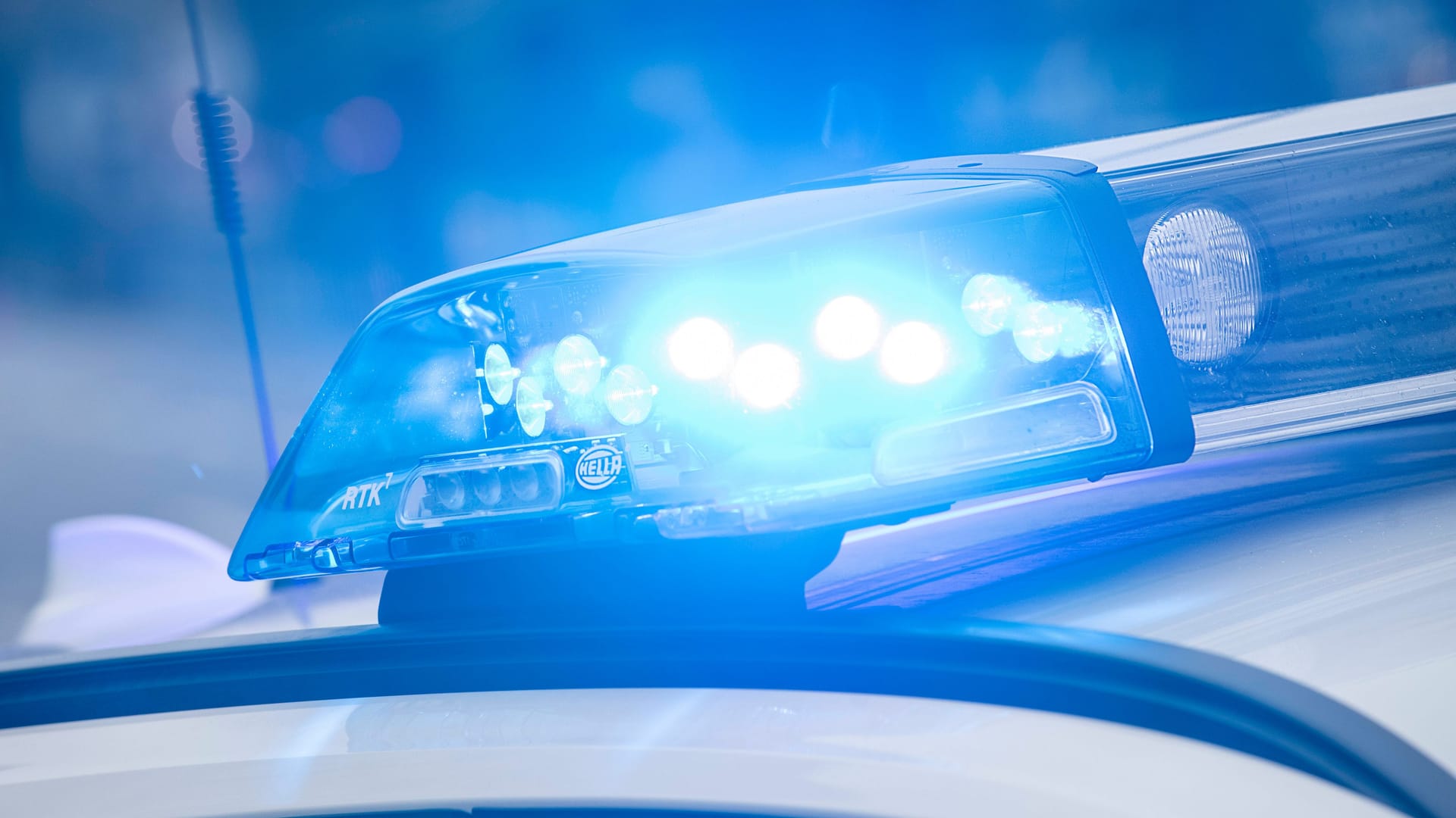 Ein Blaulicht auf einem Streifenwagen (Archivbild): Ein von der Polizei konnte durch eine Fahndung ausfindig gemacht werden. Ein Blaulicht auf einem Streifenwagen (Archivbild): Ein von der Polizei konnte durch eine Fahndung ausfindig gemacht werden.