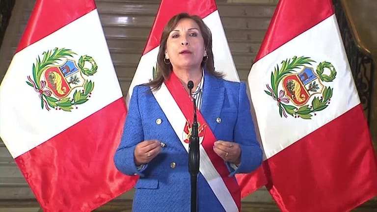 Die peruanische Interims-Präsidentin Dina Boluarte: Bis zu den Neuwahlen soll Boularte im Amt bleiben.