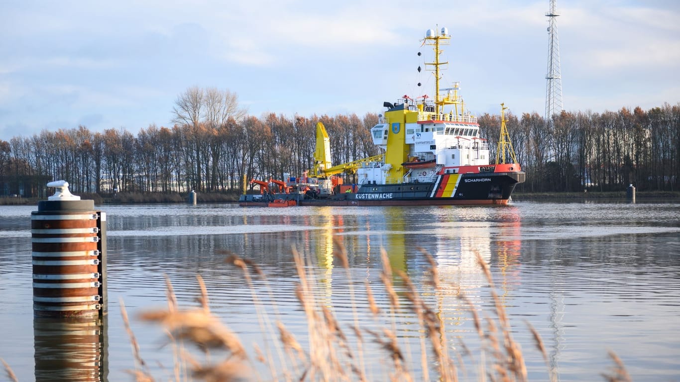 Ausgelaufenes Öl stoppt Schifffahrt auf dem Nord-Ostsee-Kanal