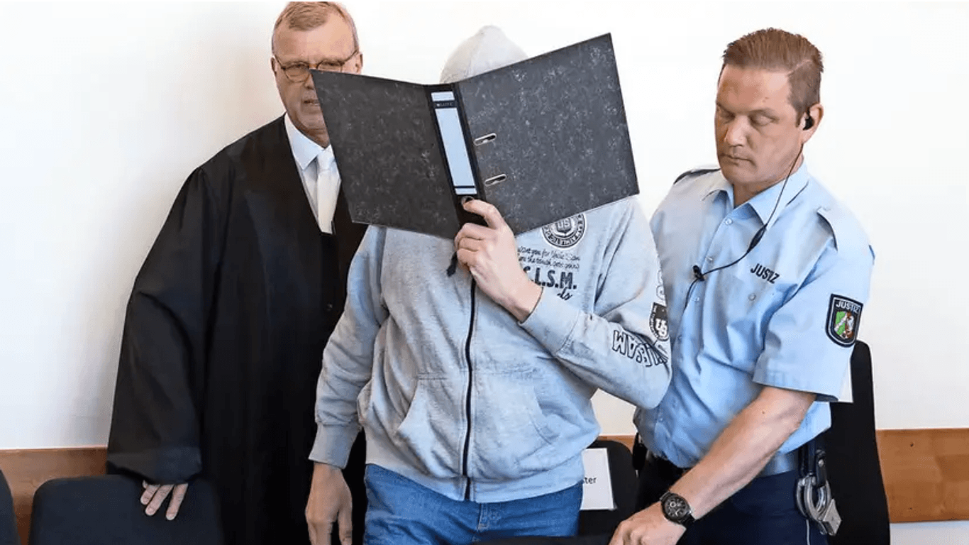Treibende Kraft im Missbrauchskomplex Andreas V. vor Gericht (Archivfoto): Er wurde zu 13 Jahren Haft verurteilt. Die Kammer ordnete zudem eine Sicherungsverwahrung an.