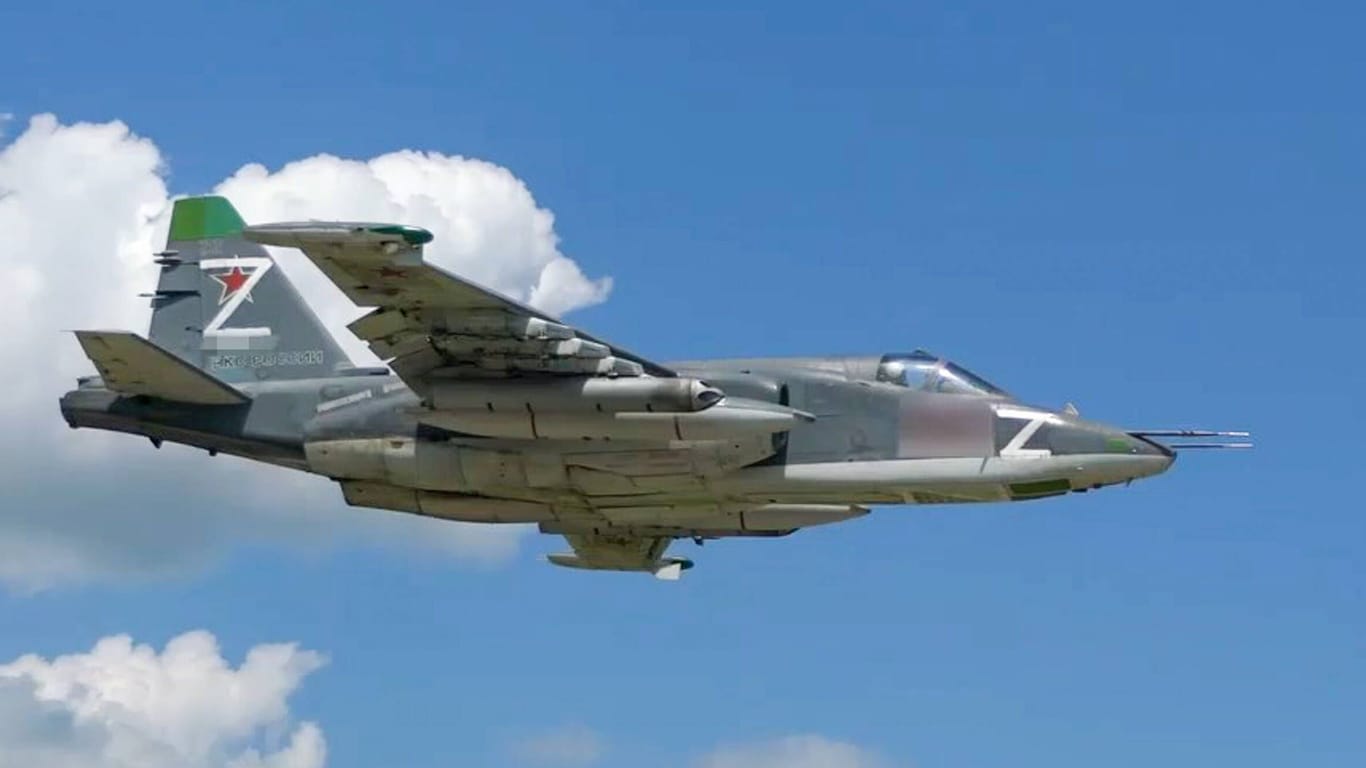 Eine Sukhoi Su-25: Das Erdkampfflugzeug wird modernisiert, vor allem was die Waffenausstattung betrifft.
