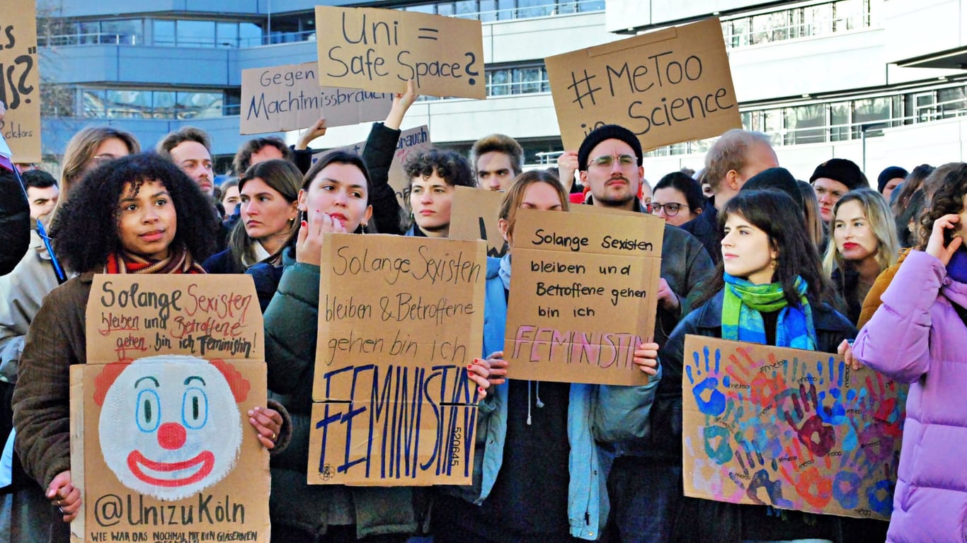 Demo an der Uni Köln: Der Unmut unter den Studierenden ist groß.