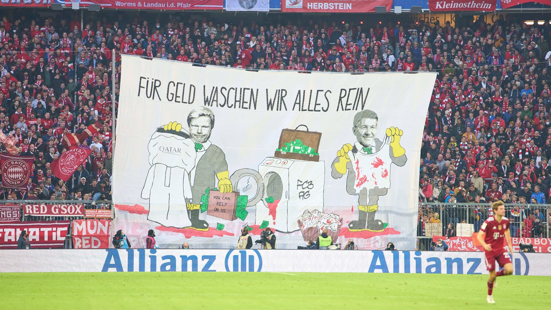 Das Katar-Sponsoring ist nach wie vor ein umstrittenes Thema beim FC Bayern.