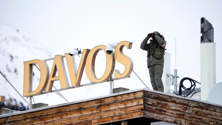 In Davos treffen sich die Mächtigen unter hermetischem Polizeischutz.