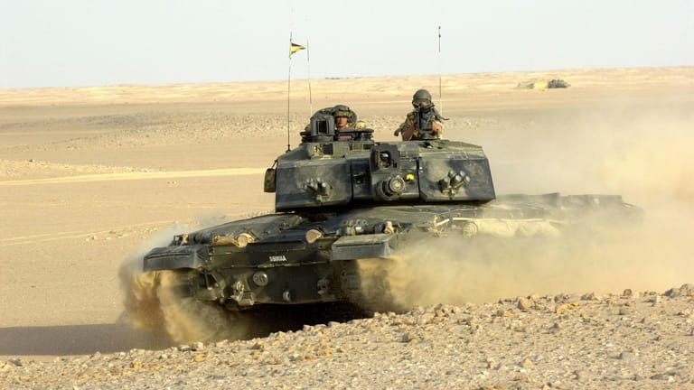 Britischer "Challenger 2" bei einer Übung: Der Kampfpanzer könnte bald in der Ukraine zum Einsatz kommen.
