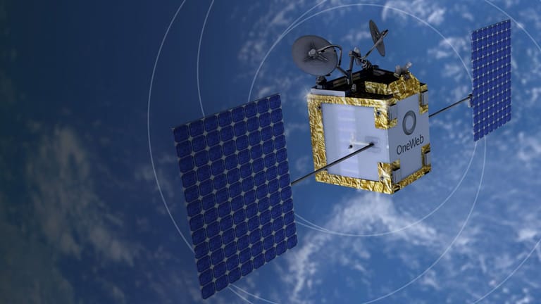 Internetsatellit von OneWeb: Das Unternehmen will mehr als 600 solcher Sonden ins All bringen.
