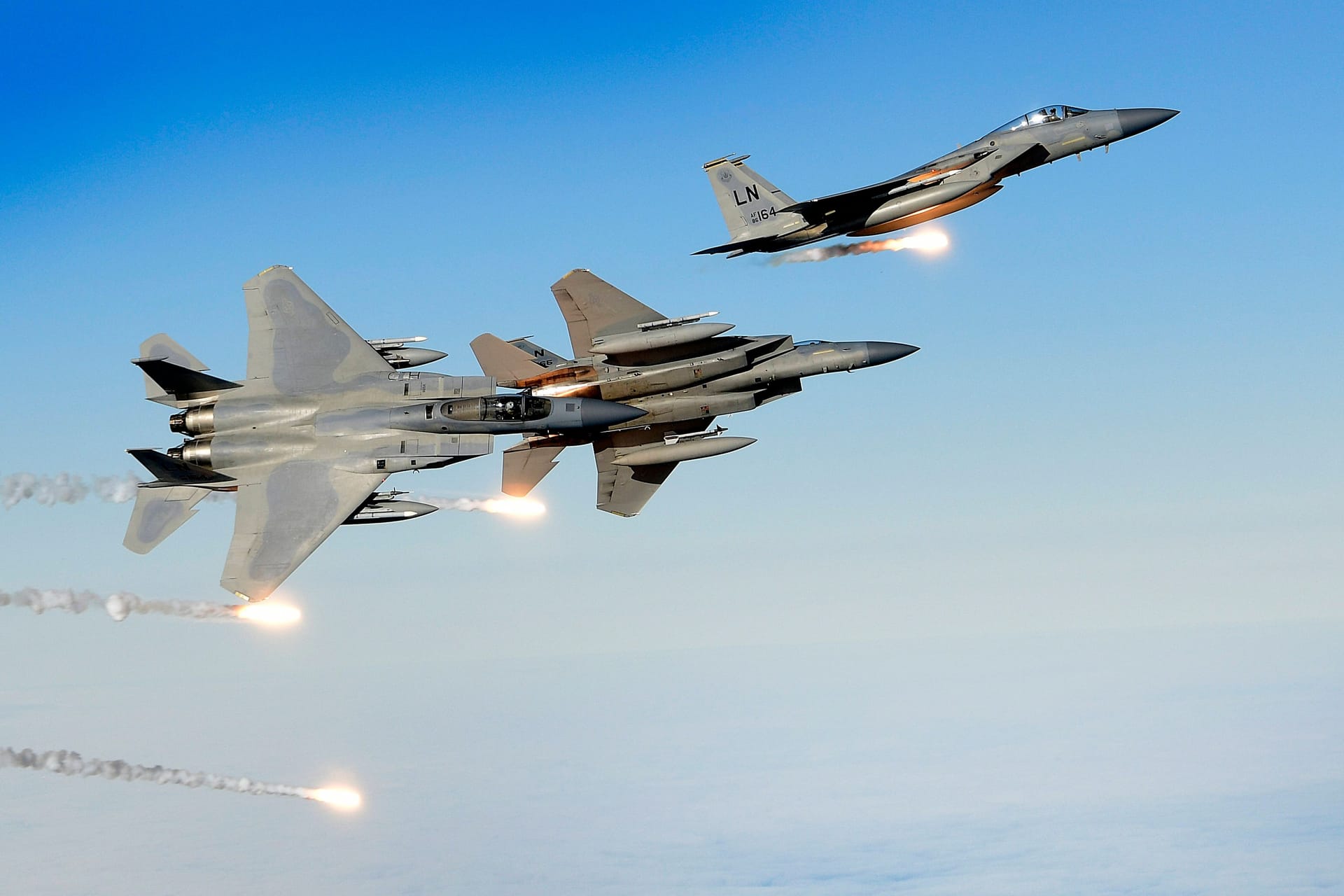 U.S. Air Force F-15C Kampfjets (Archivbild): Die Ukraine ist an amerikanischen und auch deutschen Jets interessiert.