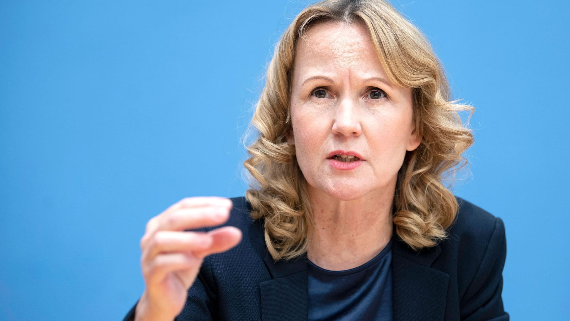 Bundesumweltministerin Steffi Lemke: Lemke ist dafür, vorhandene Straßen zu sanieren und in Schuss zu halten.