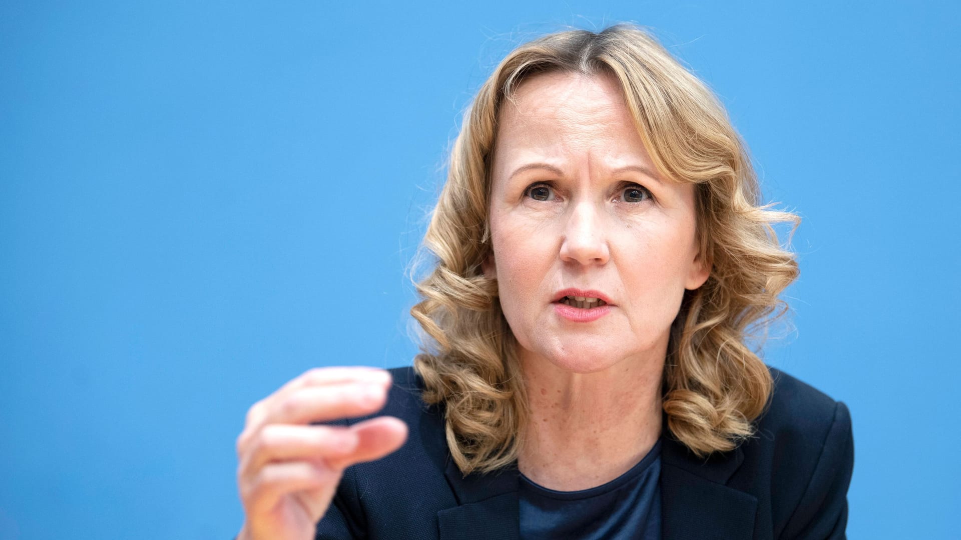 Bundesumweltministerin Steffi Lemke: Lemke ist dafür, vorhandene Straßen zu sanieren und in Schuss zu halten.