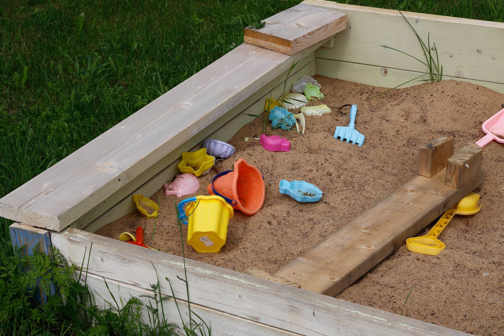 Kindertagesstätte (Symbolbild): Eine Kita in Potsdam musste zwei Erzieherinnen freistellen.