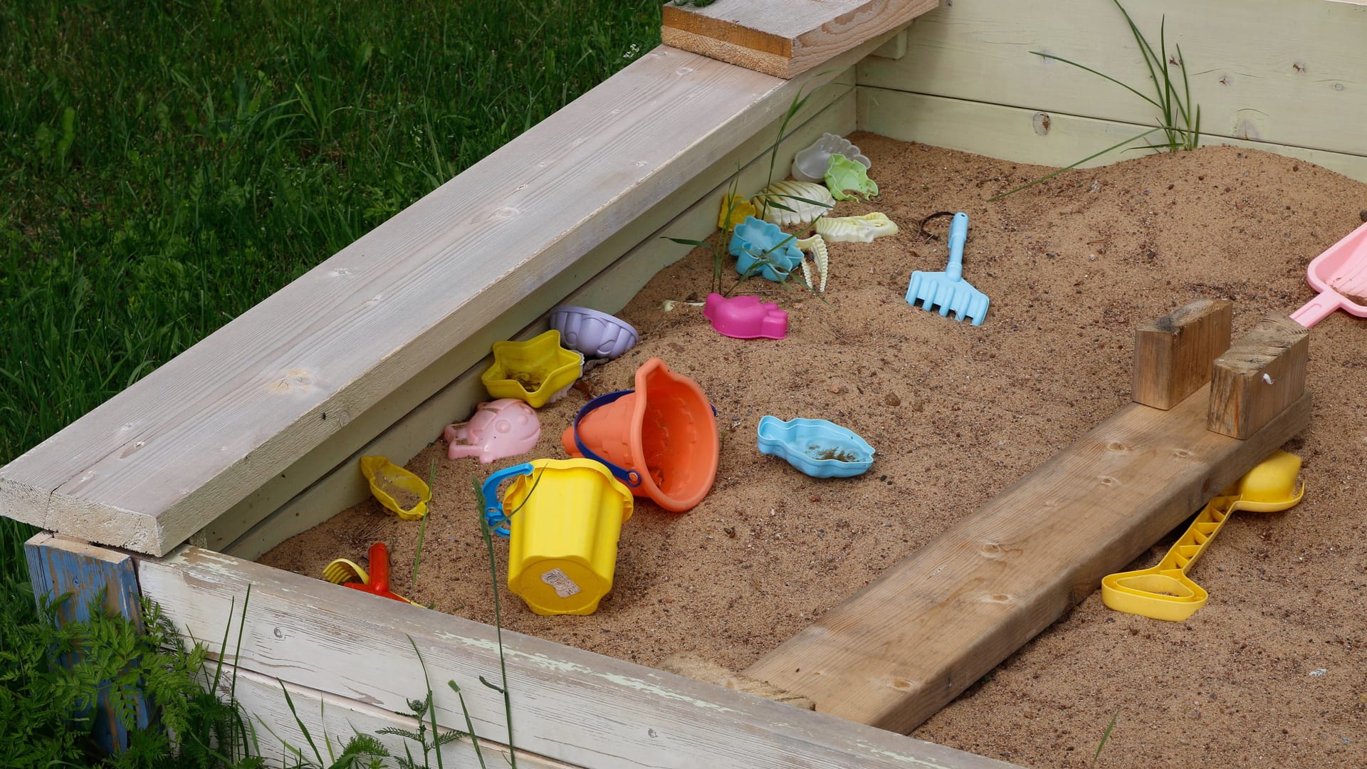 Kindertagesstätte (Symbolbild): Eine Kita in Potsdam musste zwei Erzieherinnen freistellen.