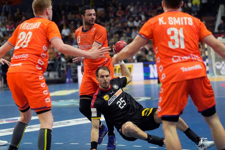 Kai Häfner, Rückraum rechts: Unauffällige erste Halbzeit, umso bessere zweite. Kam komischerweise nach dem Kopfstoß mit Gegenspieler Rutger ten Velde besser ins Spiel, vier seiner sieben Versuche fanden den Weg ins Tor. Note: 2