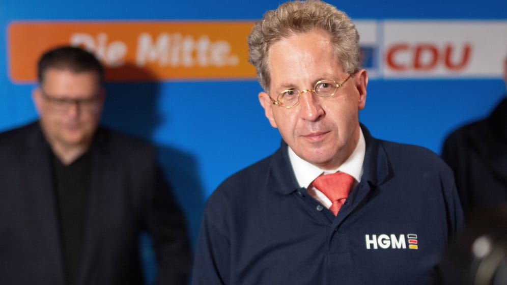Hans-Georg Maaßen bei einem Auftritt zur Bundestagswahl 2021 (Archivbild): Sein Mandat konnte er nicht halten; nun hat der umstrittene ehemalige Chef des Verfassungsschutzes ein neues Amt.