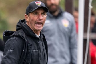 Bruno Labbadia: Der Stuttgart-Trainer musste hart durchgreifen.