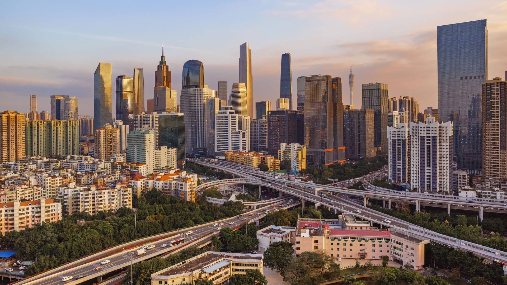 Guangzhou im Südosten Chinas (Archivbild): 19 Millionen Menschen leben in der Metropole. Guangzhou im Südosten Chinas (Archivbild): 19 Millionen Menschen leben in der Metropole.