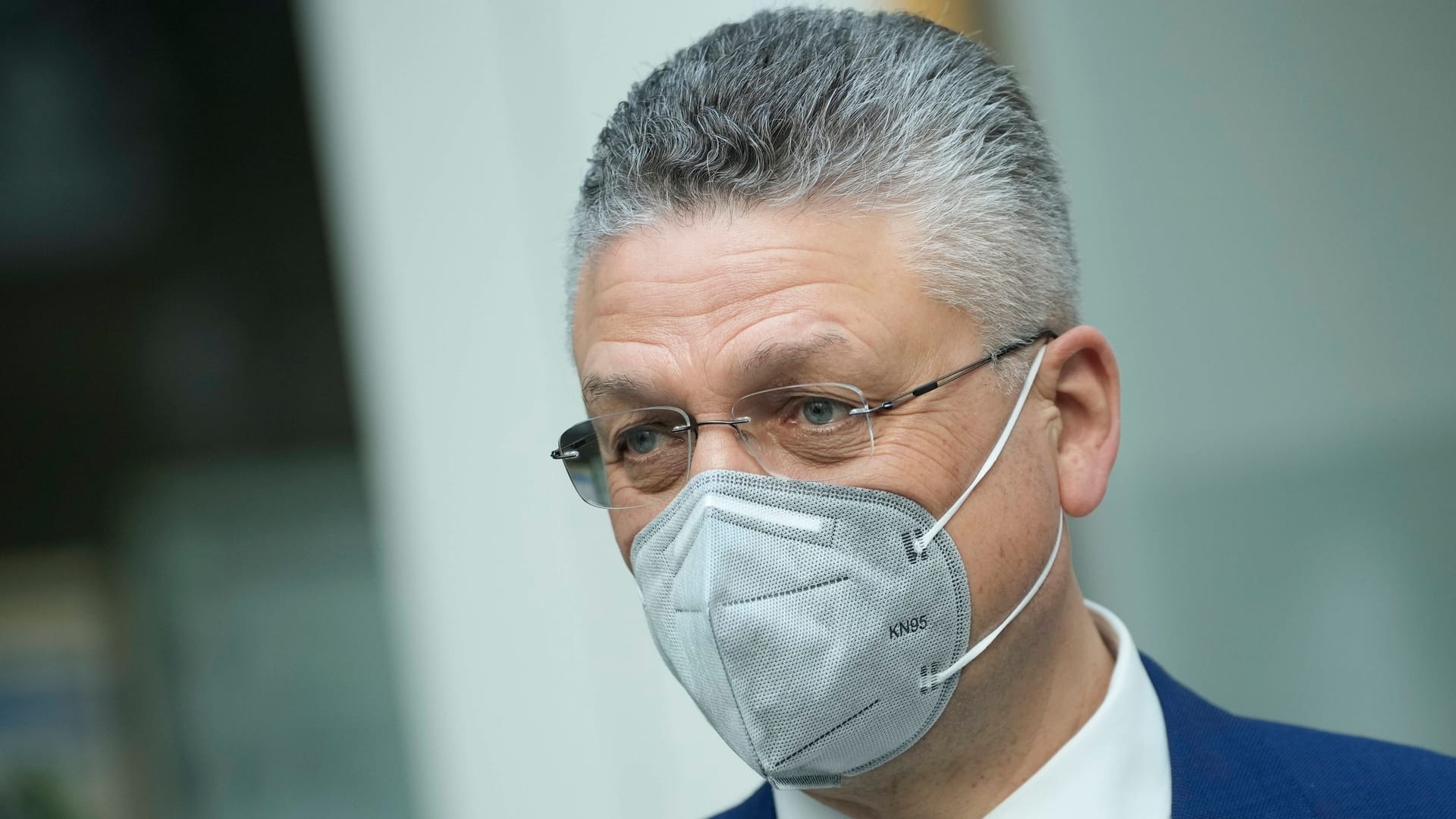 Lothar H. Wieler, Präsident des Robert Koch-Instituts RKI (Archivbild): Die Mehrheit der Deutschen stimmen Wieler zu. Lothar H. Wieler, Präsident des Robert Koch-Instituts RKI (Archivbild): Die Mehrheit der Deutschen stimmen Wieler zu.