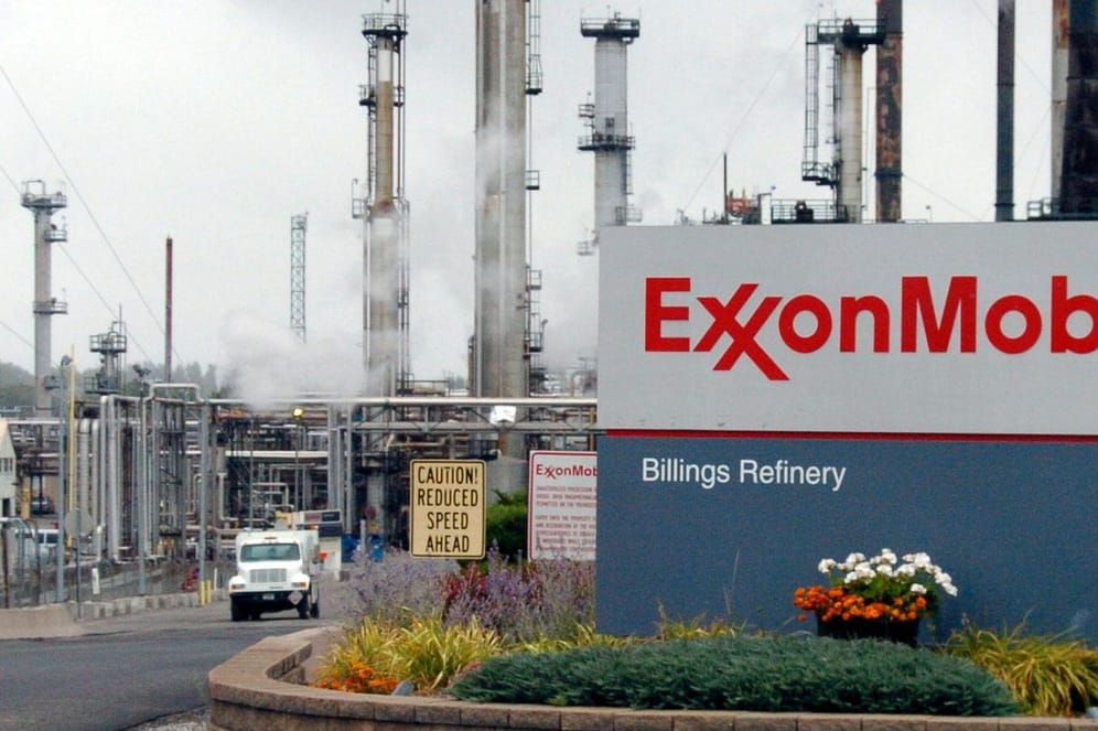 Raffinerie von ExxonMobile (Archivbild): Der US-Konzern habe "verblüffend" gut über die Konsequenzen des eigenen Handelns Bescheid gewusst, so das Fazit der Forscher.