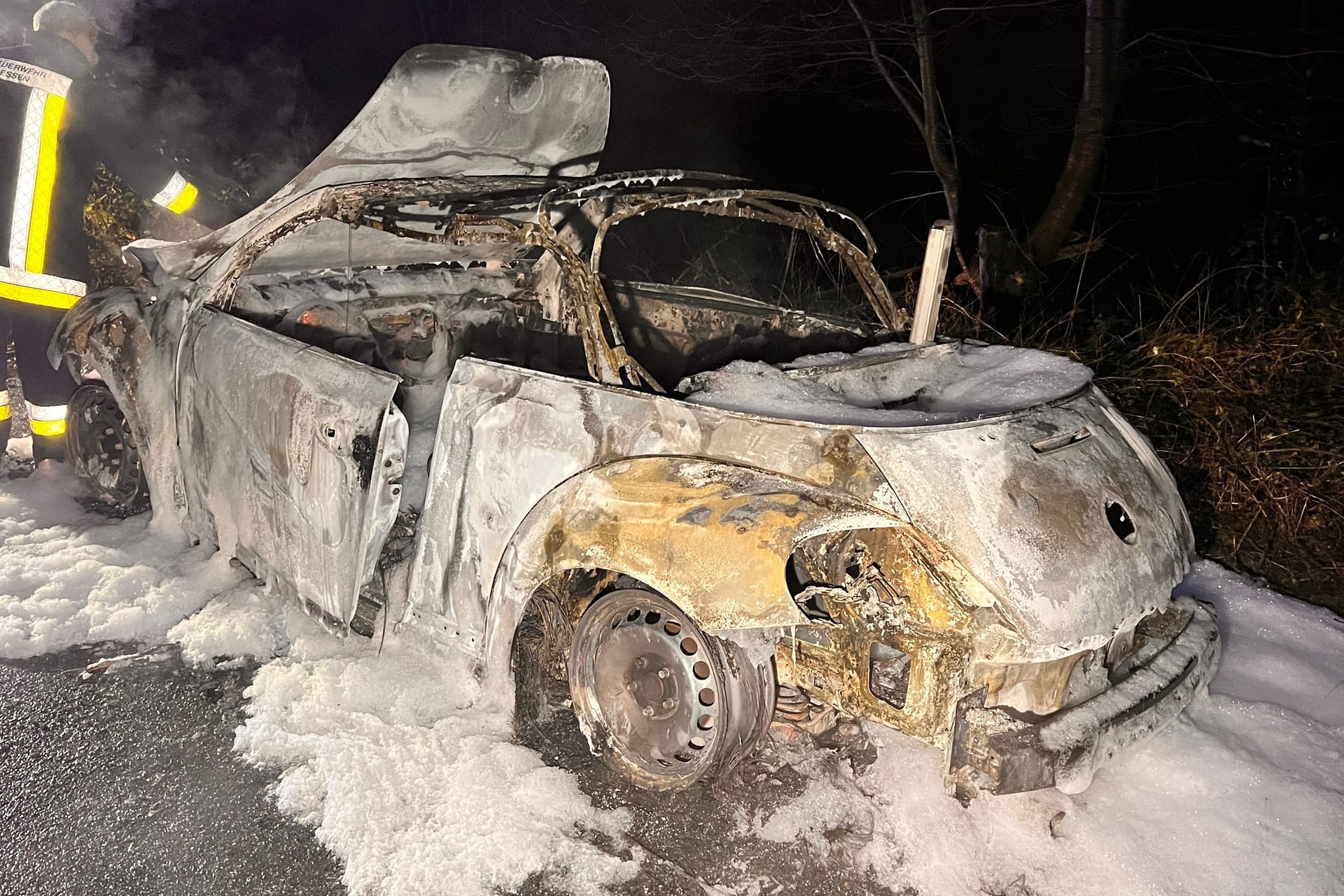 Autobrand in Essen-Kettwig: Die Ursache des Unglückes ist noch unklar.