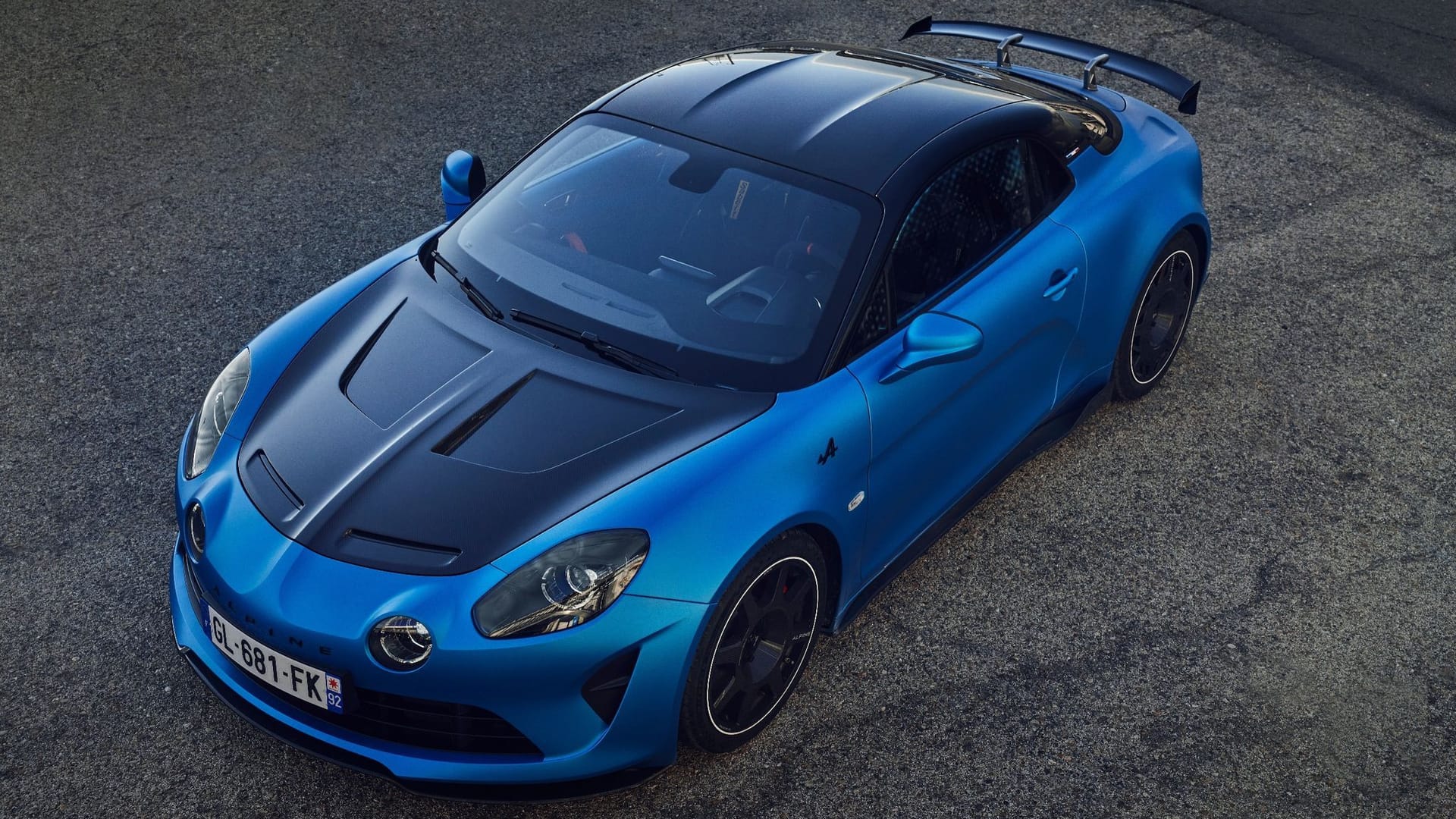 Für Rennstrecke und Straße: Renault-Tochter Alpine fährt mit der A110 R das neue Topmodell der sportiven Baureihe vor.