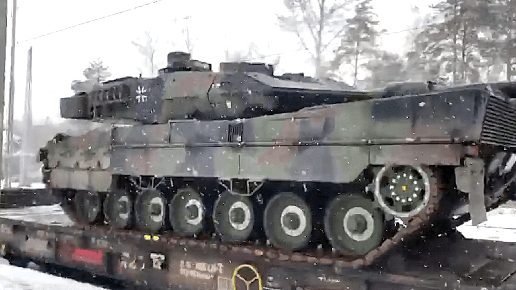 Verschwörungsideologen verbreiten falsche Panzer-Videos