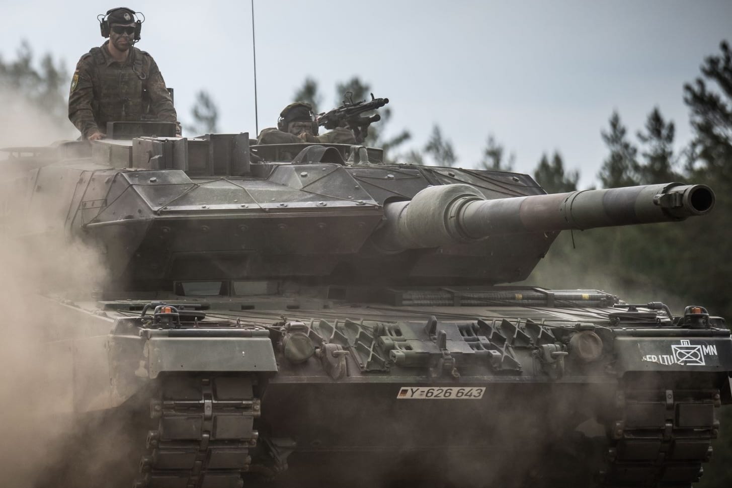 Ein Leopard-2-Panzer der Bundeswehr (Archivbild): Für den ukrainischen Präsidenten reichen 15 Fahrzeuge aus Deutschland nicht aus.