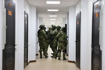 Offiziere der russischen Nationalgarde: Gegen Russland gibt es mehrere Tausend Klagen.