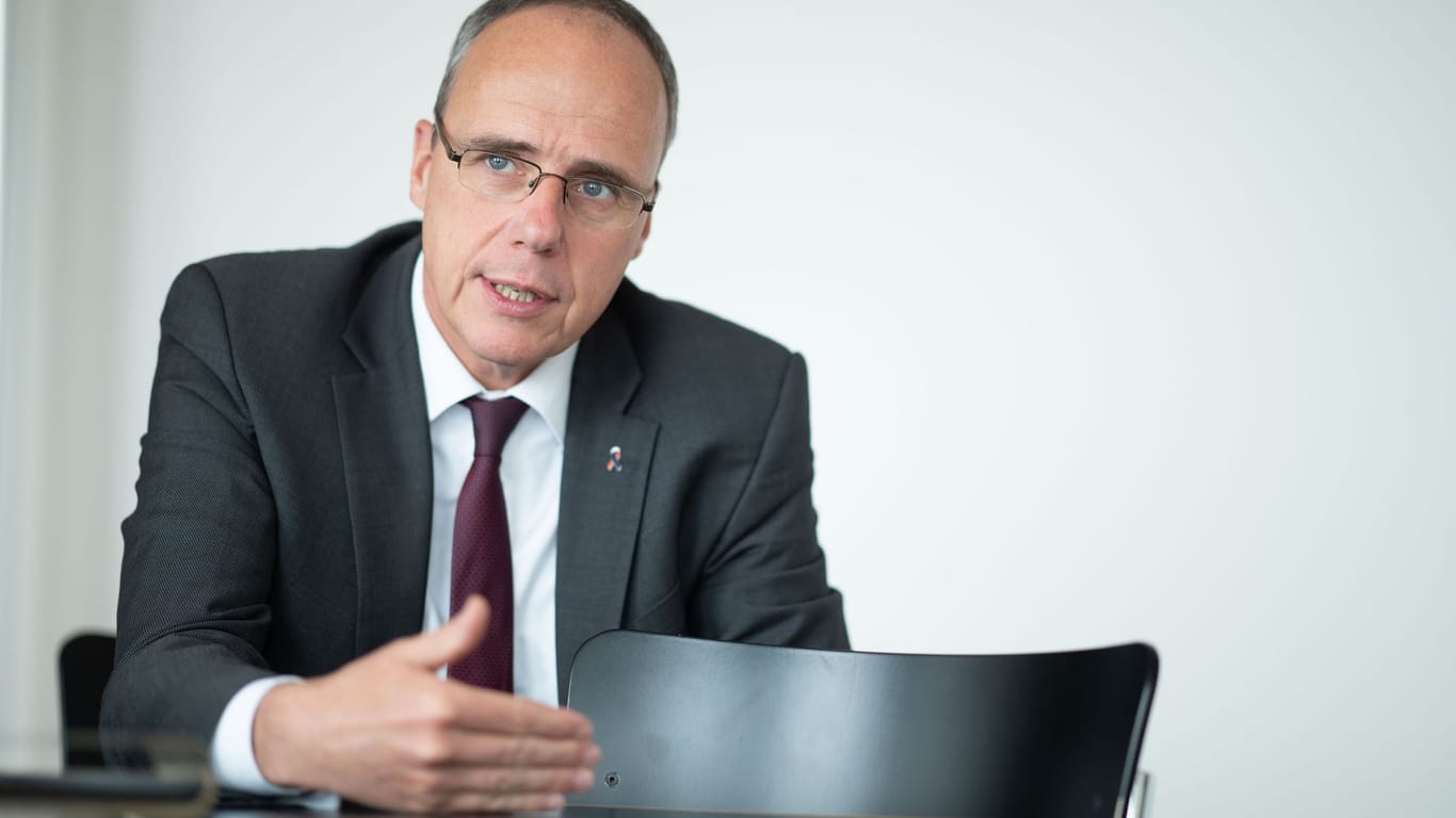 Peter Beuth (CDU), Innen- und Sportminister von Hessen. Das Land plant einen "Sportcampus" in Frankfurt.