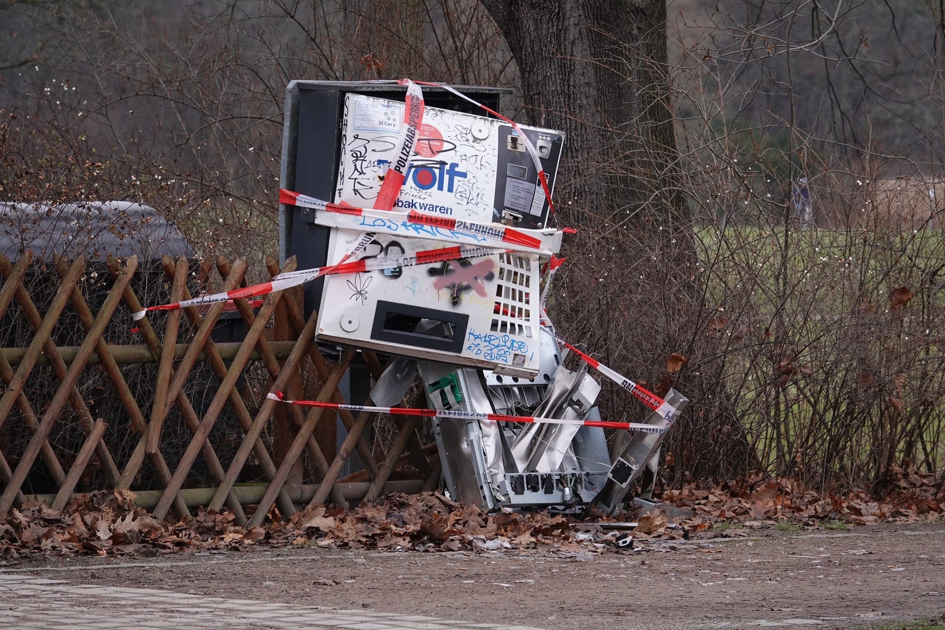 Gesprengter Zigarettenautomat in Dresden, Stübelallee