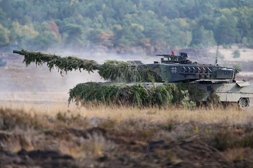 Der Leopard 2 der Bundeswehr (Archivbild): Schon nächste Woche könnte eine Entscheidung über eine Lieferung an die Ukraine fallen.