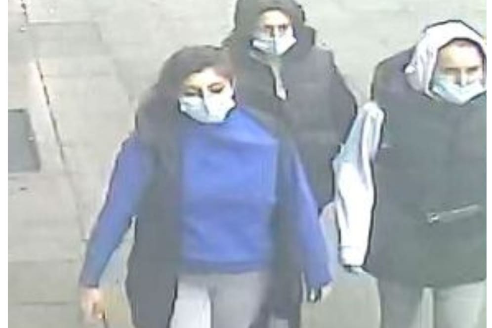 Drei Frauen werden nach Einbruch in Wohnung gesucht