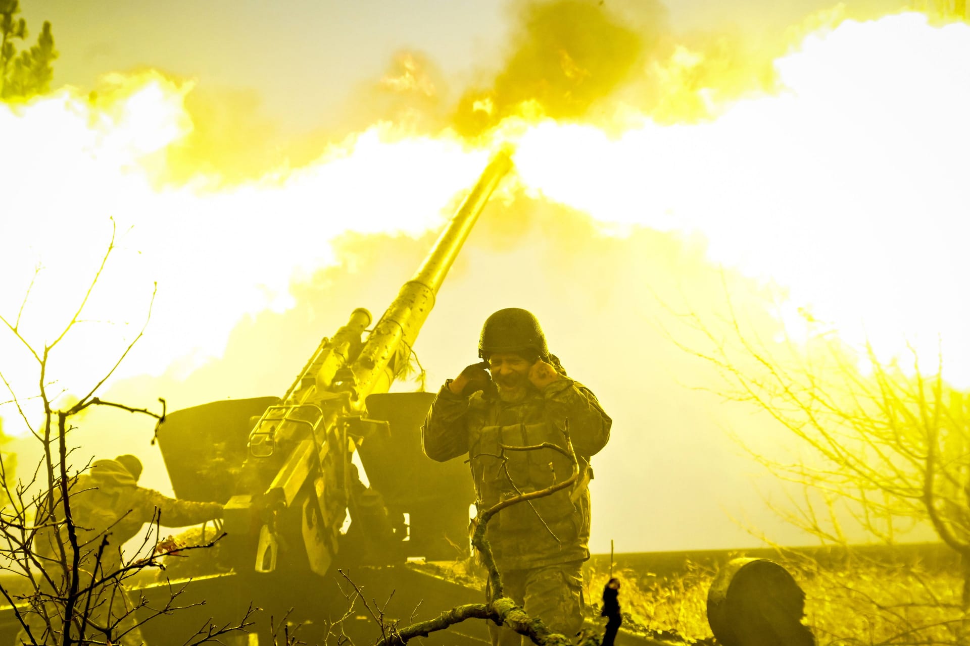 Ukrainischer Beschuss: Aus der Spezialeinheit Rusitsch von Neonazis kommt die Warnung, die Ukraine würde bei der Artillerie die Oberhand gewinnen – und die sei existenziell für Russlands Erfolge.