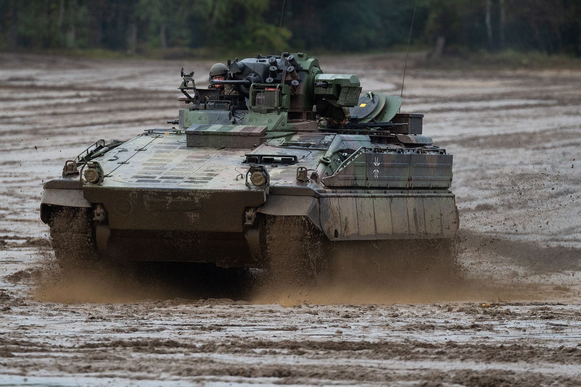 Marder-Schützenpanzer (Archivbild): Die Bundesregierung hat angekündigt, Dutzende Modelle der Ukraine zu liefern.