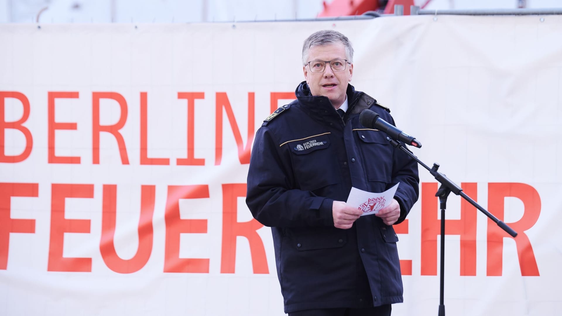 Berlins Landesbranddirektor Karsten Homrighausen (Archivbild): Er fordert ein Böllerverbot zu Silvester.