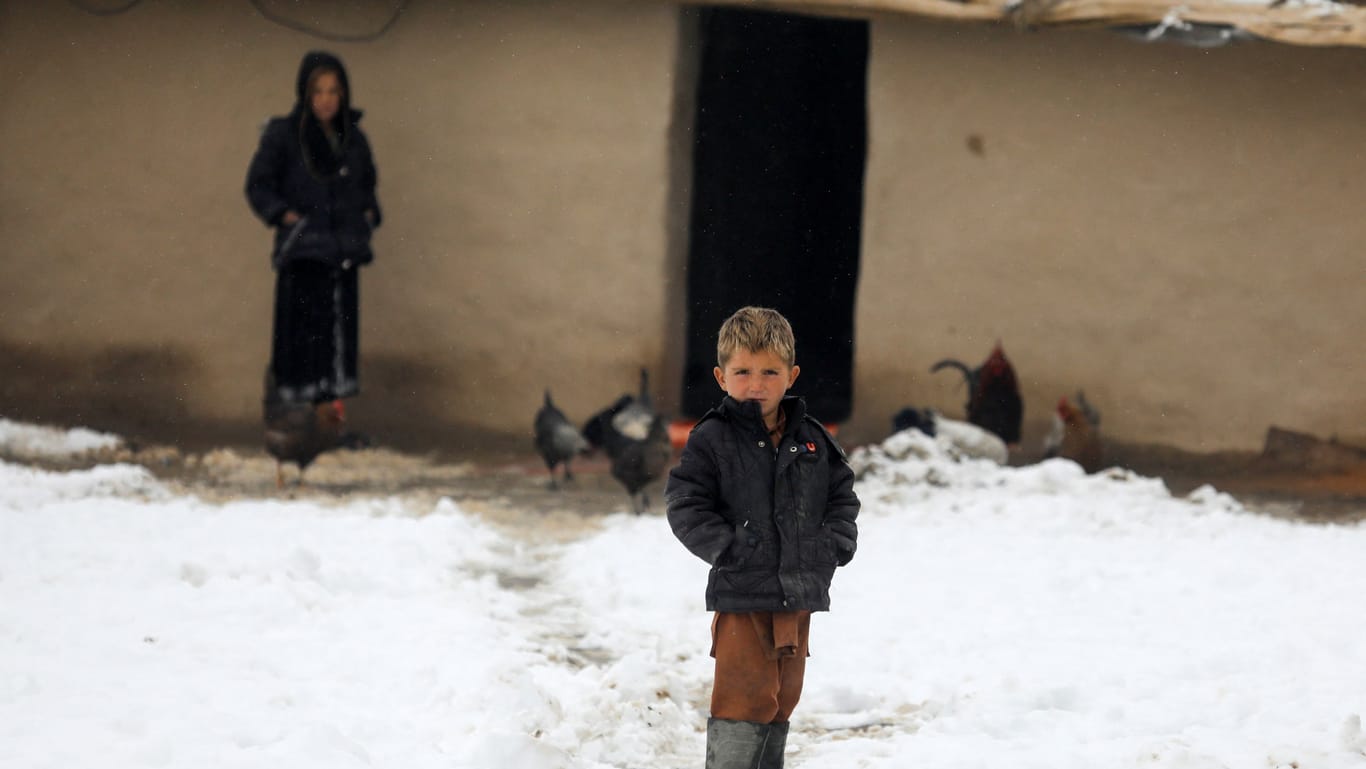 Junge in Kabul (11. Januar): Die afghanische Bevölkerung leidet unter einer Kältewelle.