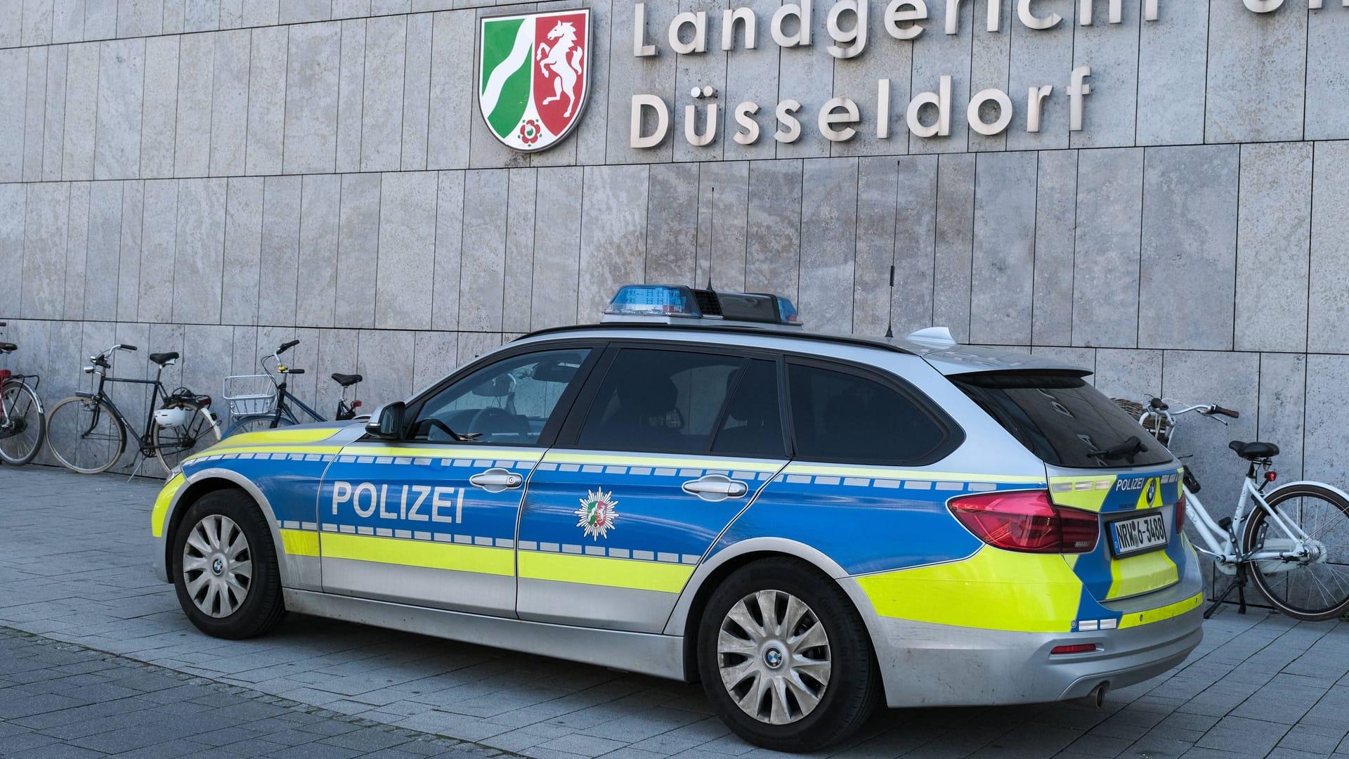 Landgericht Düsseldorf (Archivbild): Der 22-Jährige sagte, er bedauere die Taten, auch wenn er sich nicht an sie erinnern könne.