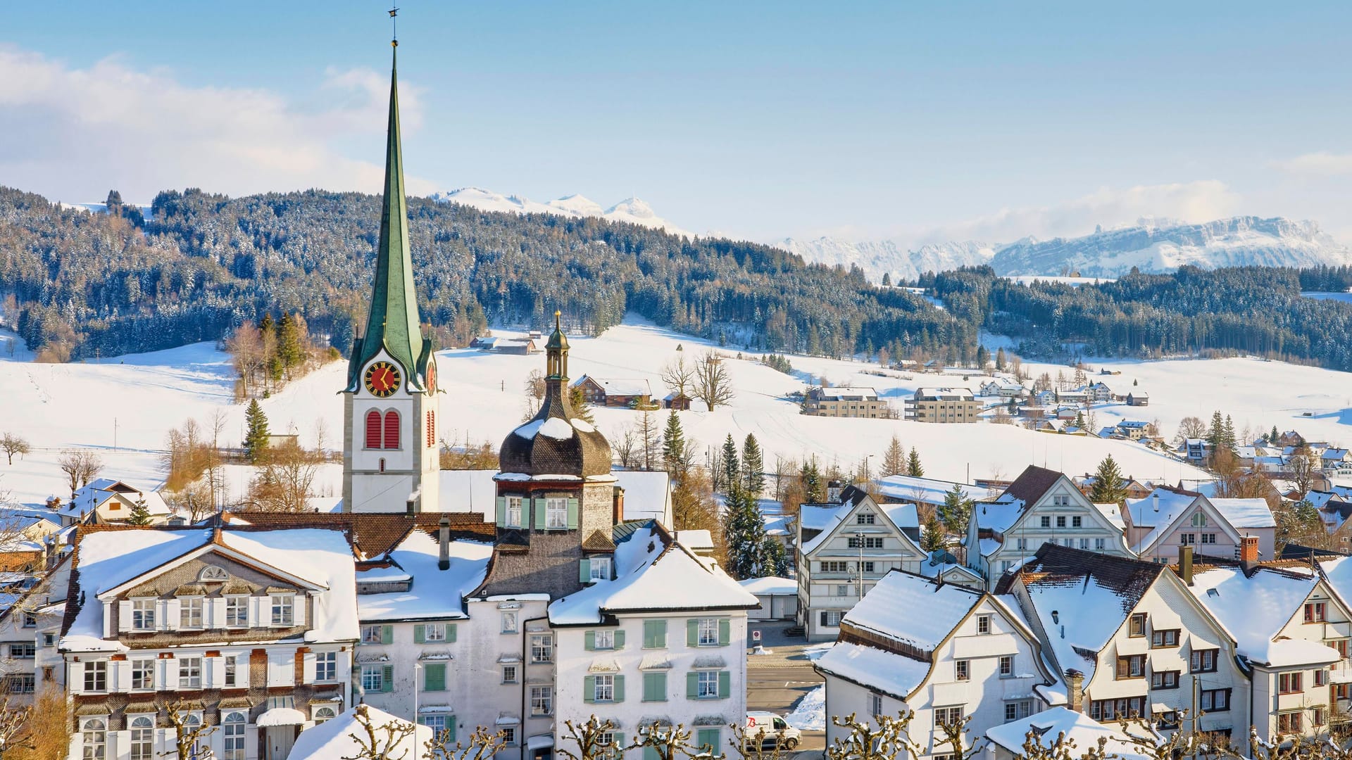 Das verschneite Gais in der Ostschweiz: Dass die Schweiz nicht zur Europäischen Union gehört, macht sich beim Müll ziemlich negativ bemerkbar.